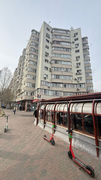 Dristor, metrou, 4 camere, stradal, 4/10, decomandat, bloc 1987