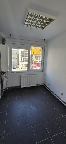 Dristor- metrou, etajul 1-stradal, ideal office, cabinet,
