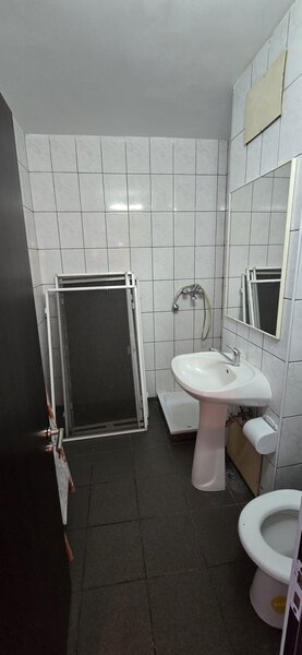 Dristor- metrou, etajul 1-stradal, ideal office, cabinet,