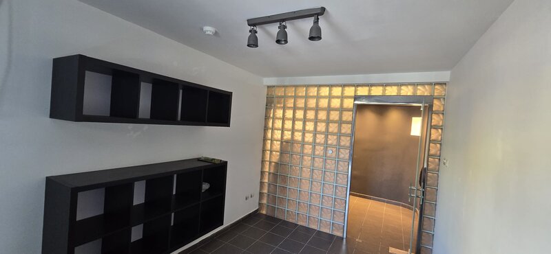 Dristor- metrou, etajul 1-stradal, ideal office, cabinet,